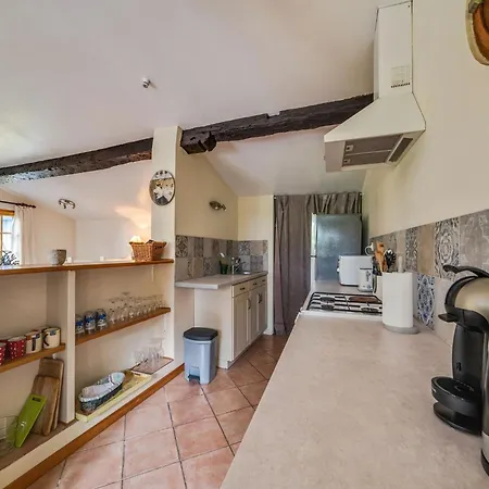 Semesterbostad Pleasant In With Sauna Touffailles